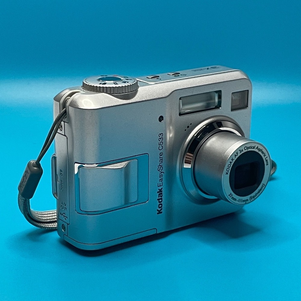 Kodak EasyShare C533 Digital Camera Silver 5.0MP 3x Optical Zoom Y2K Bundle